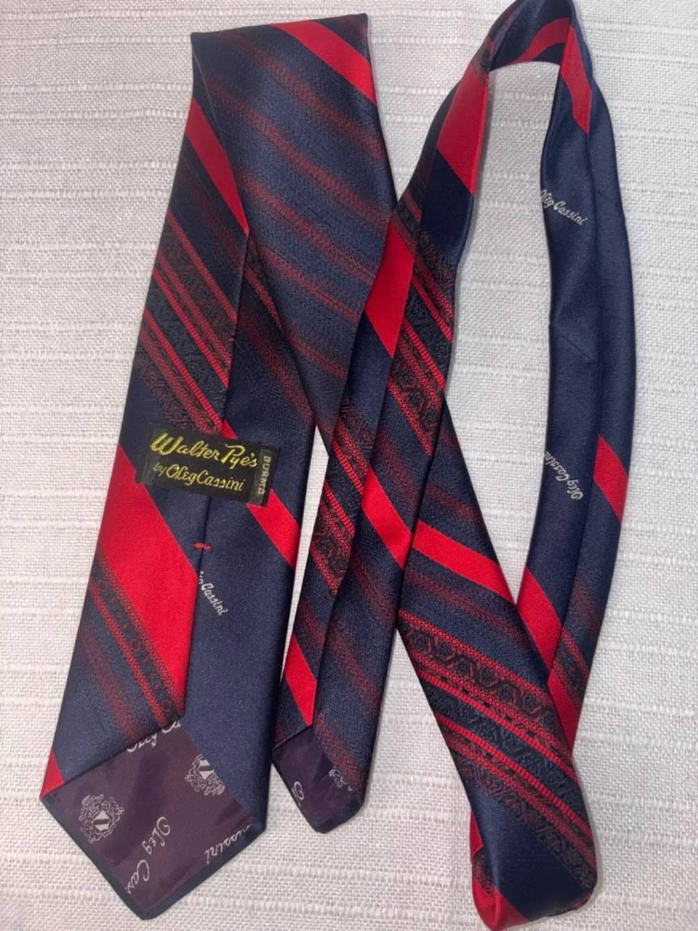 Vintage 70s Oleg Cassini Burma Tie Walter Pye's Striped Navy Red EUC